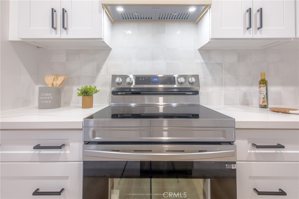 927 N Kings Road 114