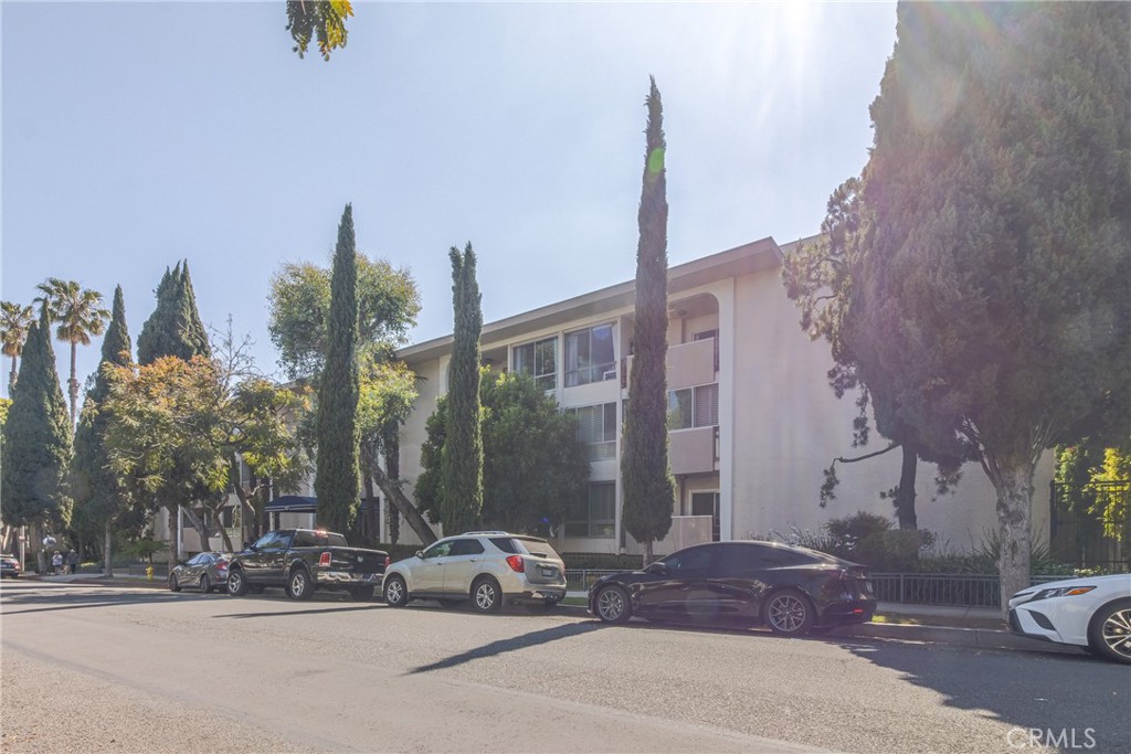 927 N Kings Road 114