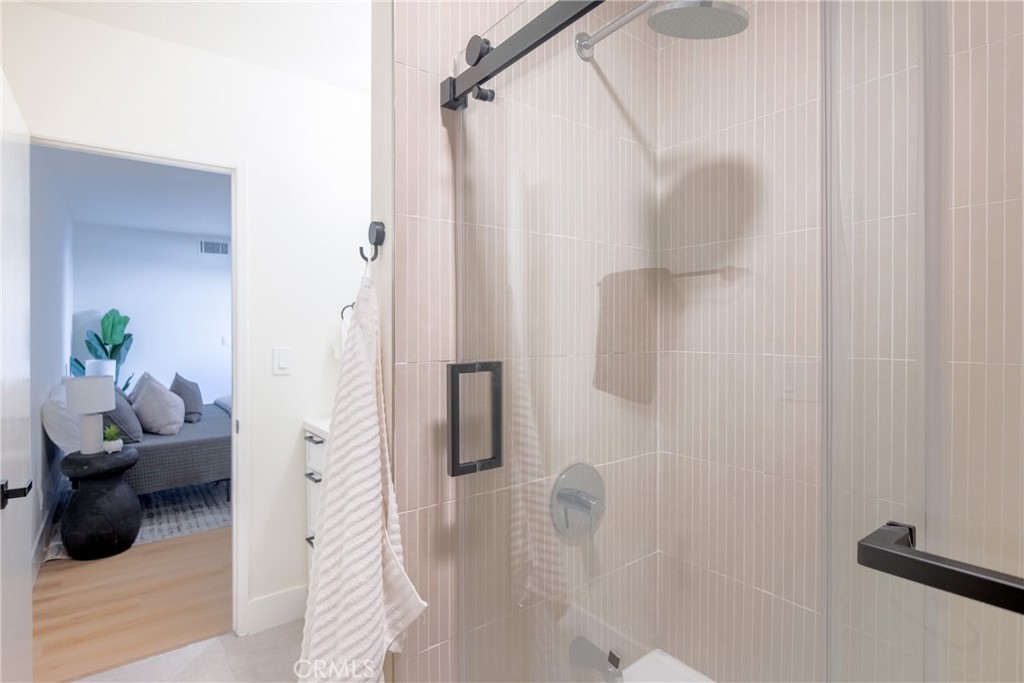 927 N Kings Road 114