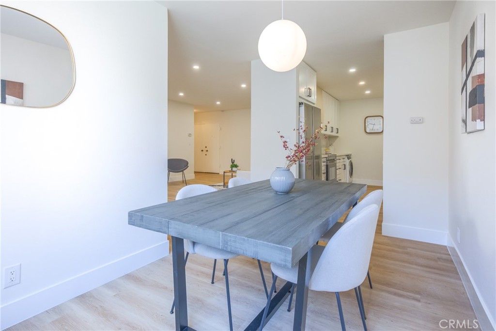 927 N Kings Road 114