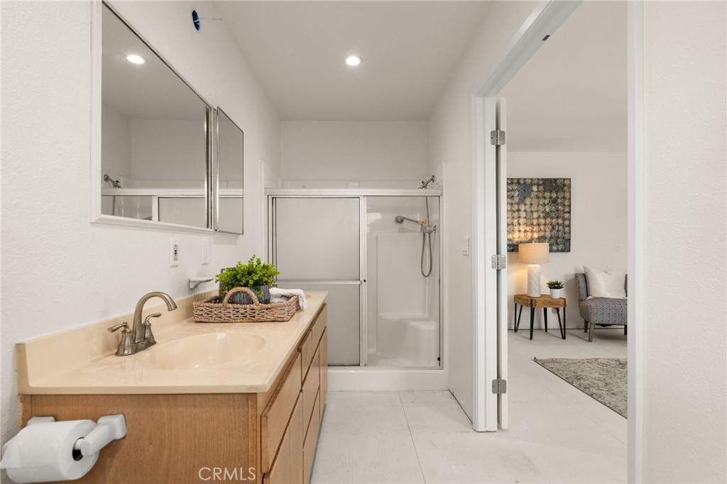 5592 Monticello Avenue