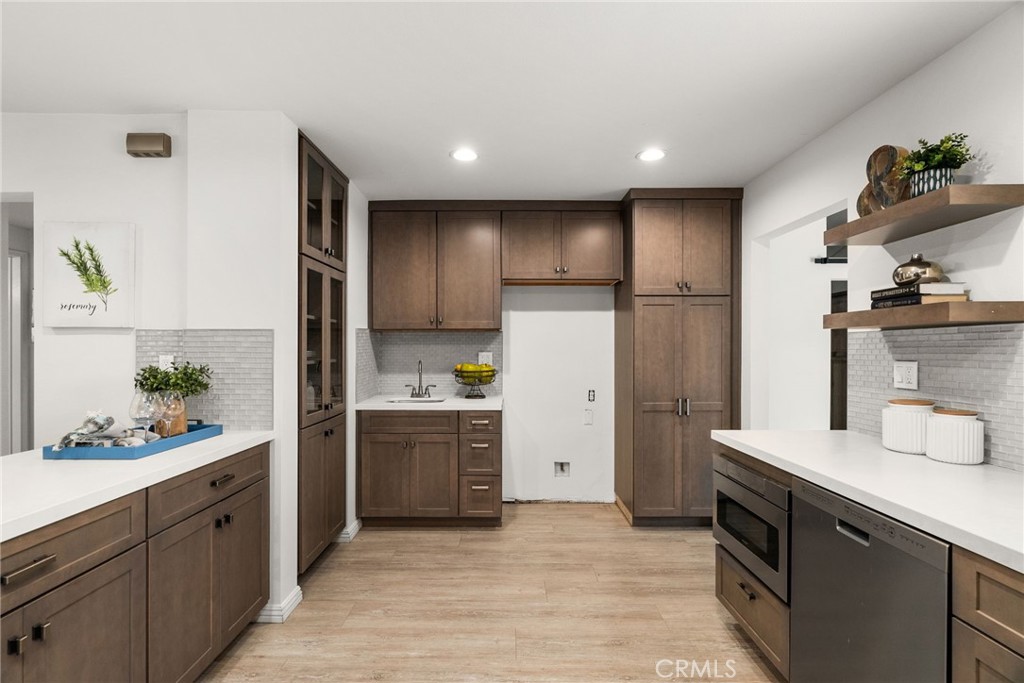 5592 Monticello Avenue