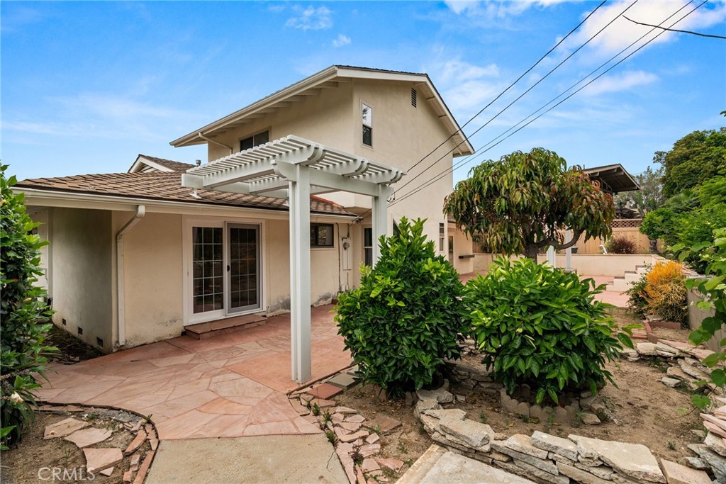 5592 Monticello Avenue