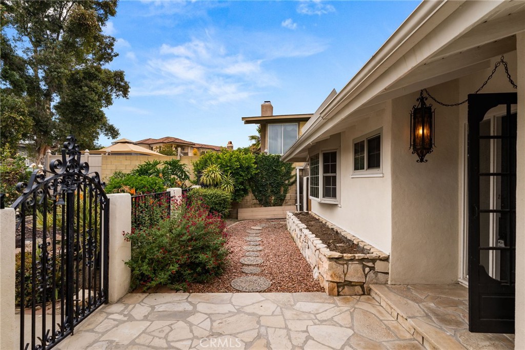 5592 Monticello Avenue