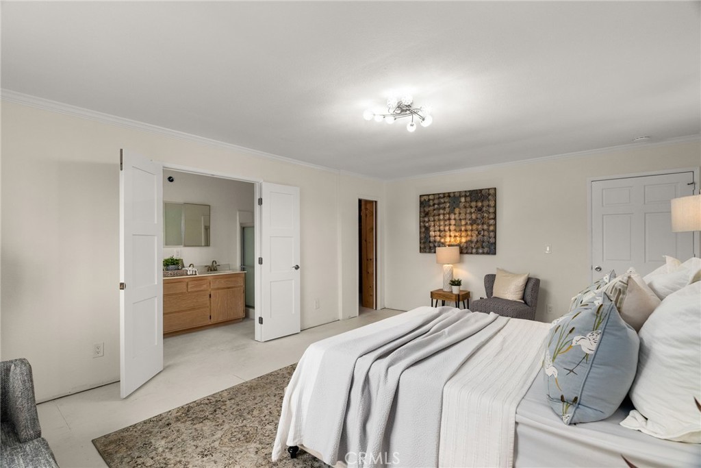 5592 Monticello Avenue