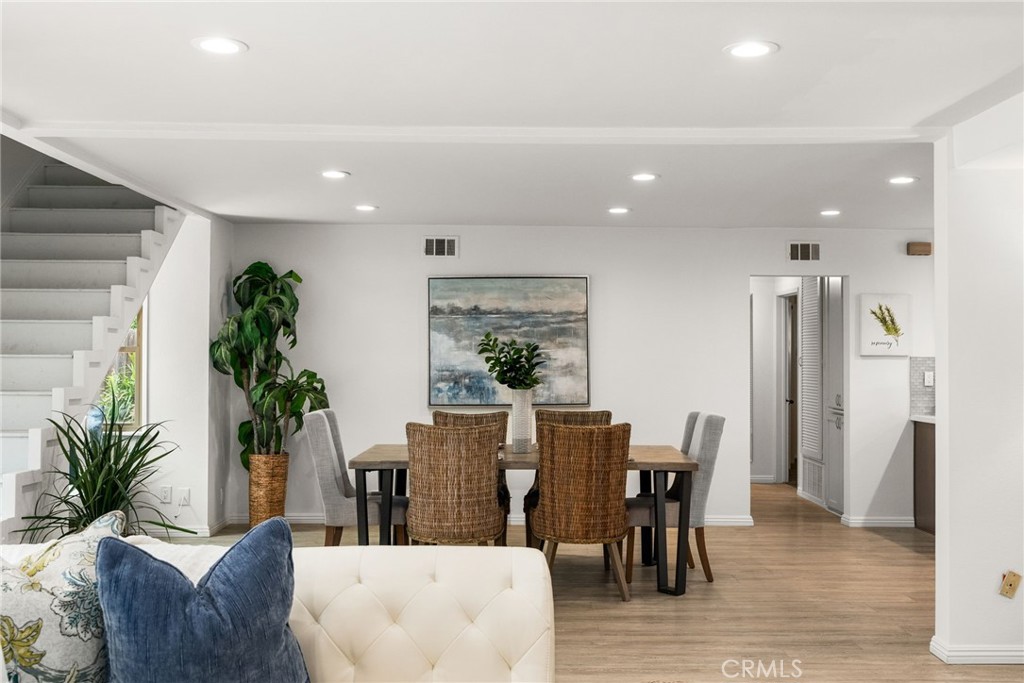 5592 Monticello Avenue