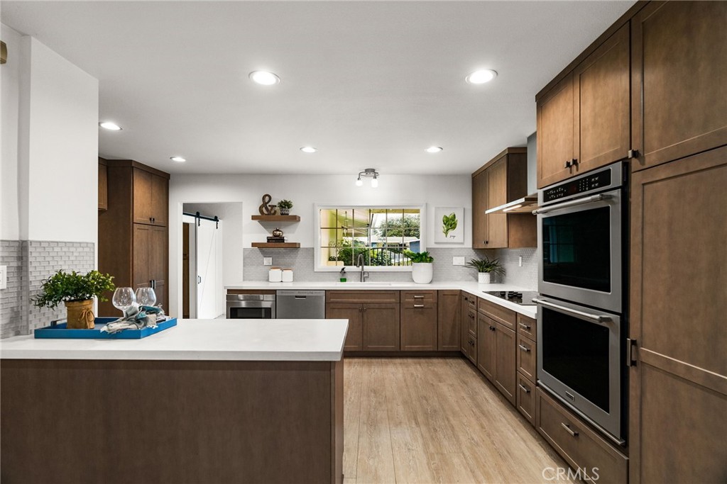 5592 Monticello Avenue