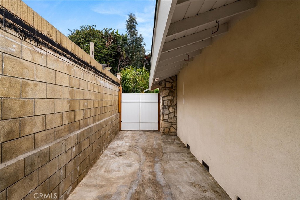 5592 Monticello Avenue