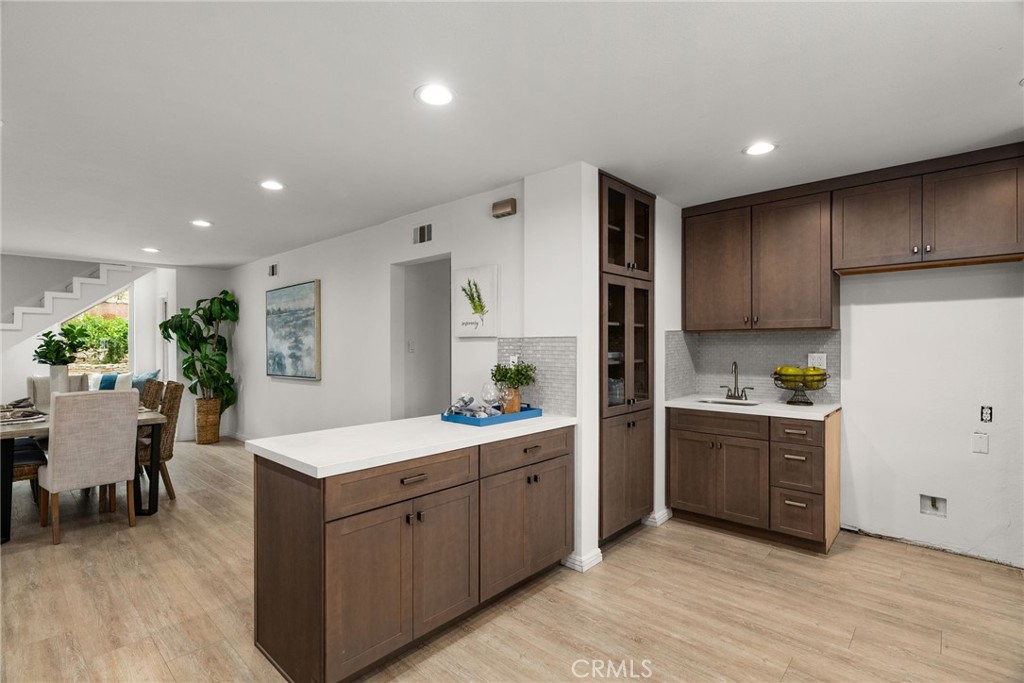 5592 Monticello Avenue