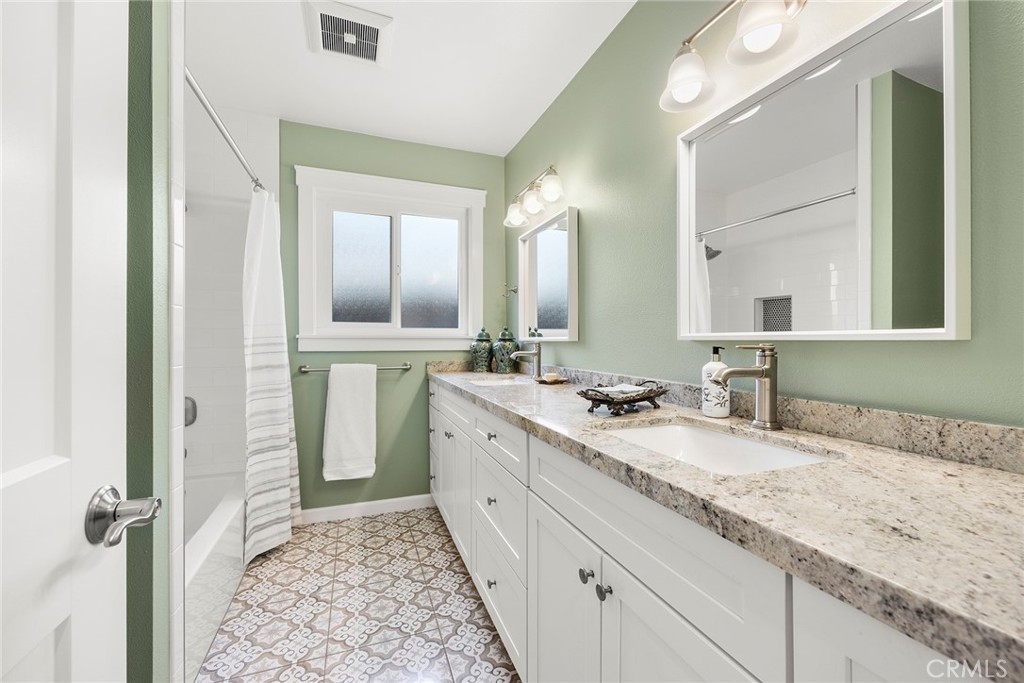 2940 Arlington Avenue