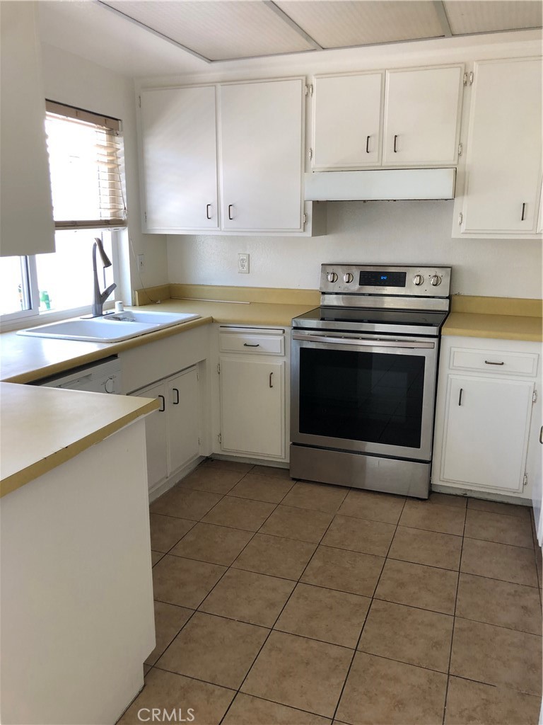 3733 N Harbor Boulevard 23