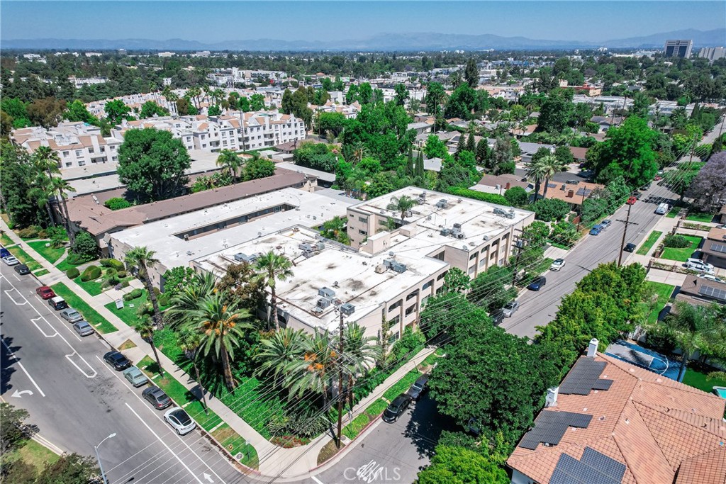 5411 Tyrone Avenue 203