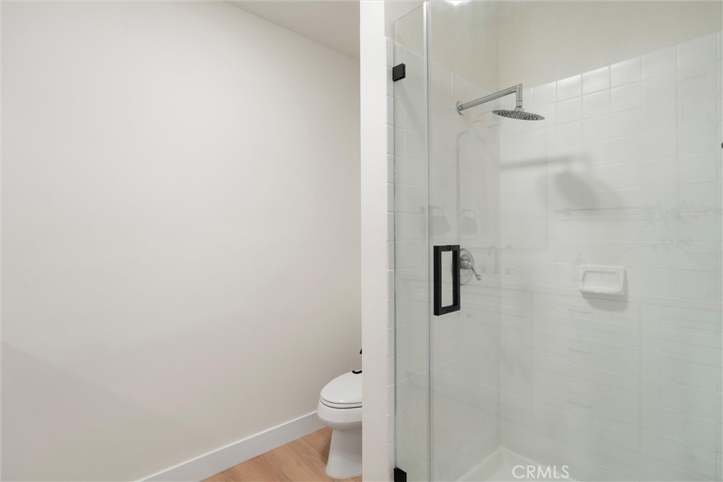 5411 Tyrone Avenue 203