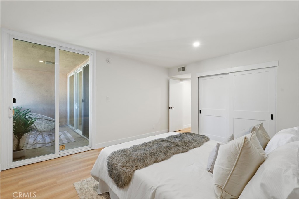 5411 Tyrone Avenue 203