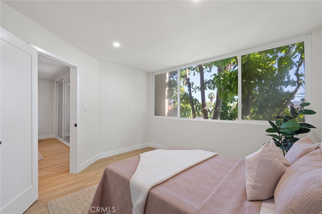 5411 Tyrone Avenue 203