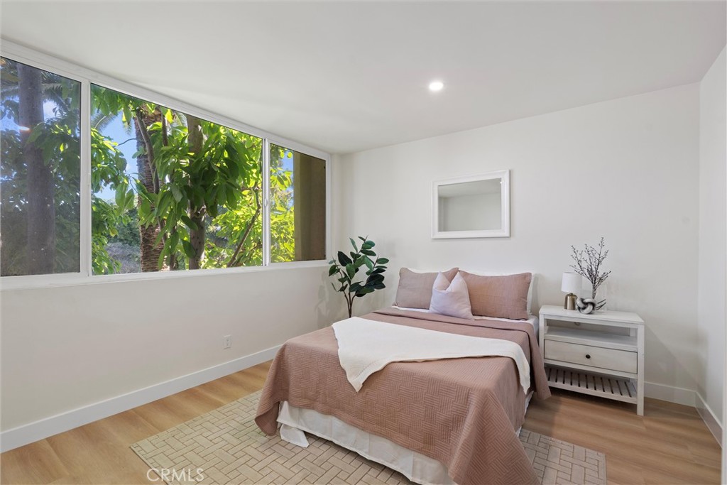 5411 Tyrone Avenue 203