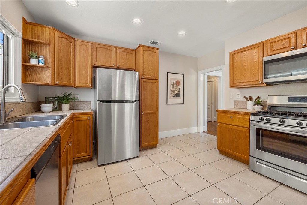 615 E Commonwealth Ave.