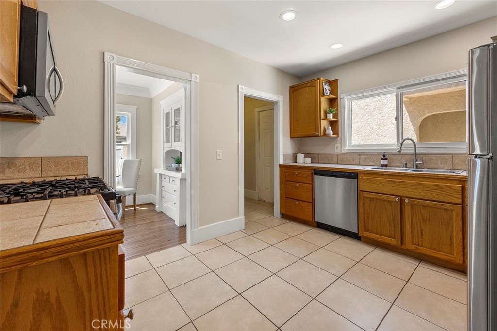 615 E Commonwealth Ave.