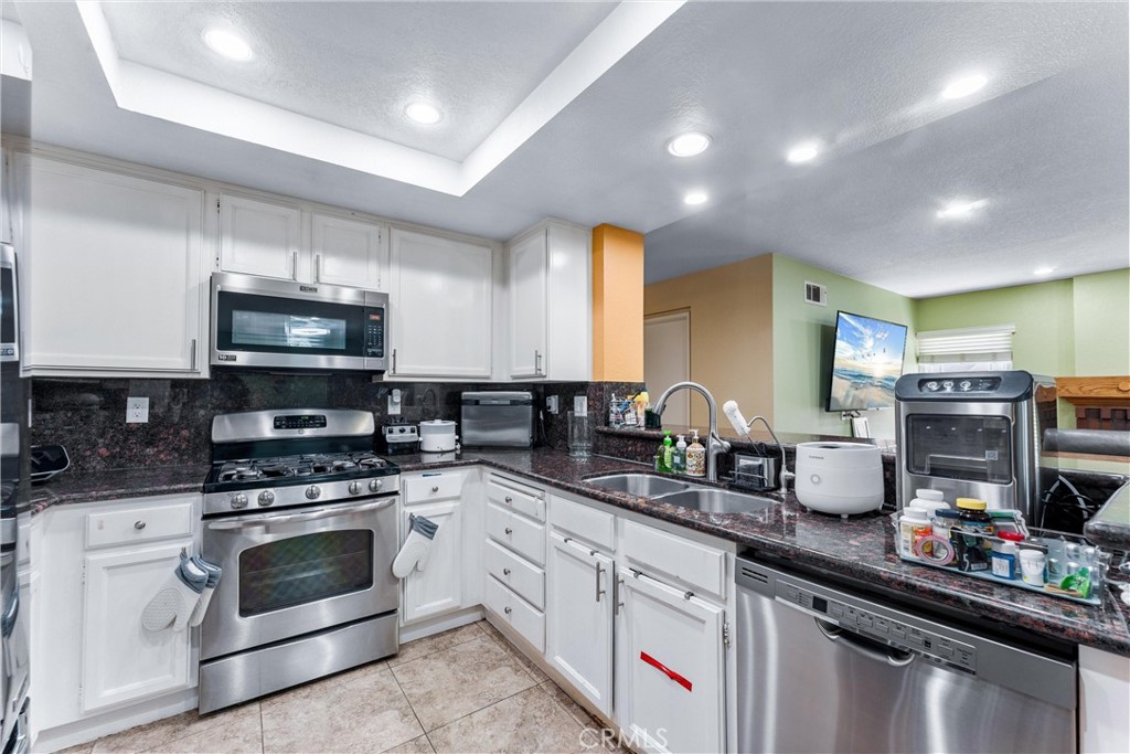 13564 Anochecer Avenue