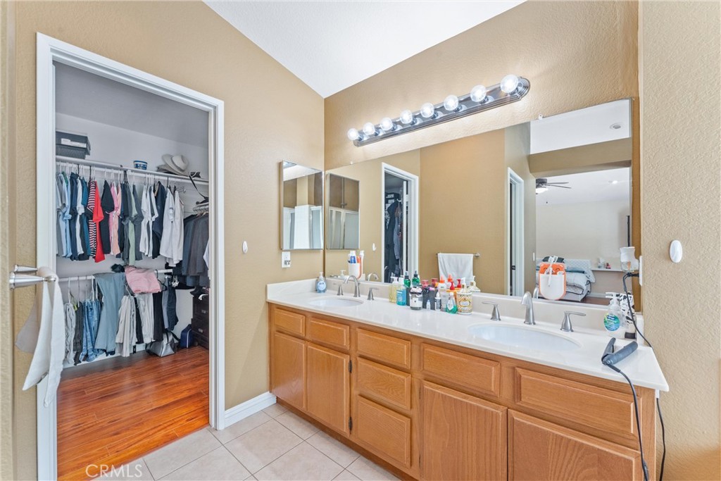 13564 Anochecer Avenue