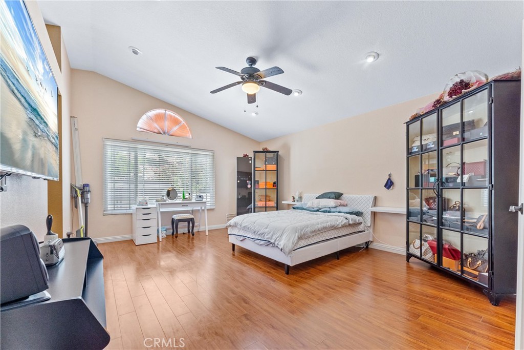 13564 Anochecer Avenue