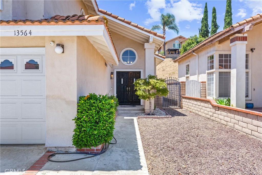 13564 Anochecer Avenue