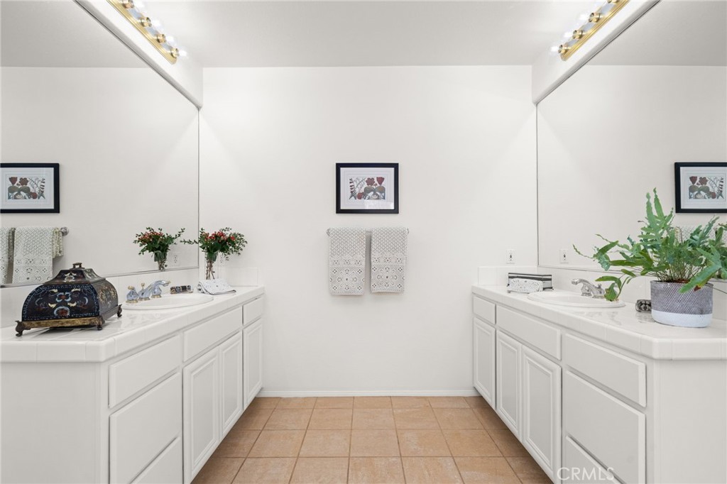 3983 Grandview Drive