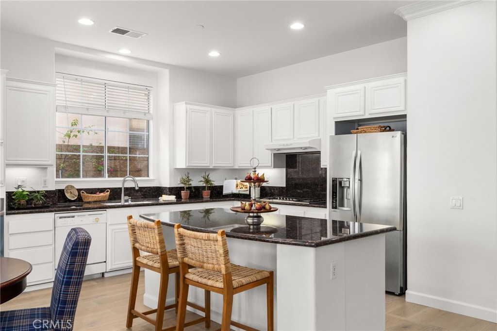 3983 Grandview Drive