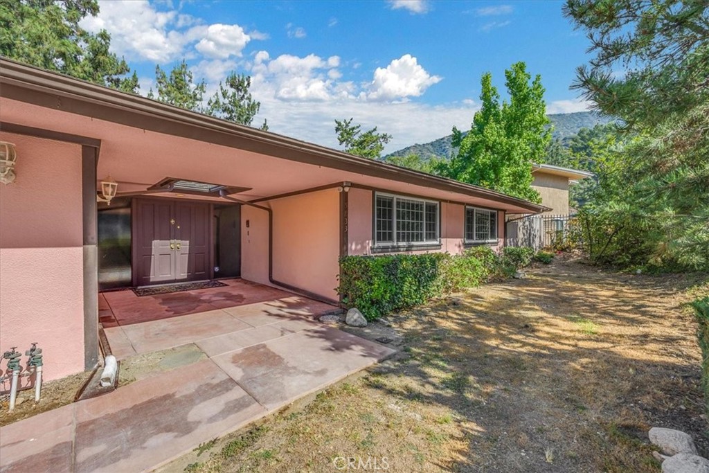 5833 Briartree Drive