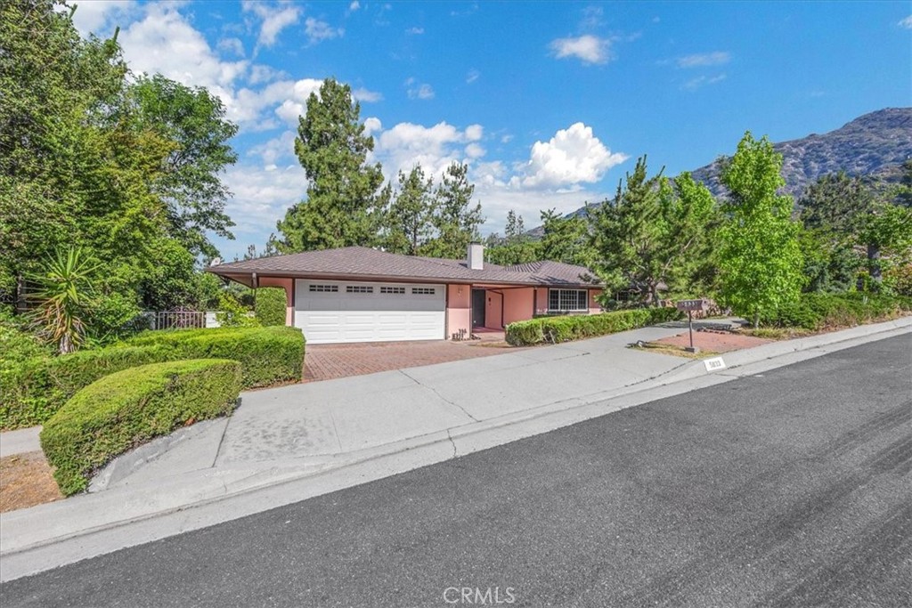 5833 Briartree Drive