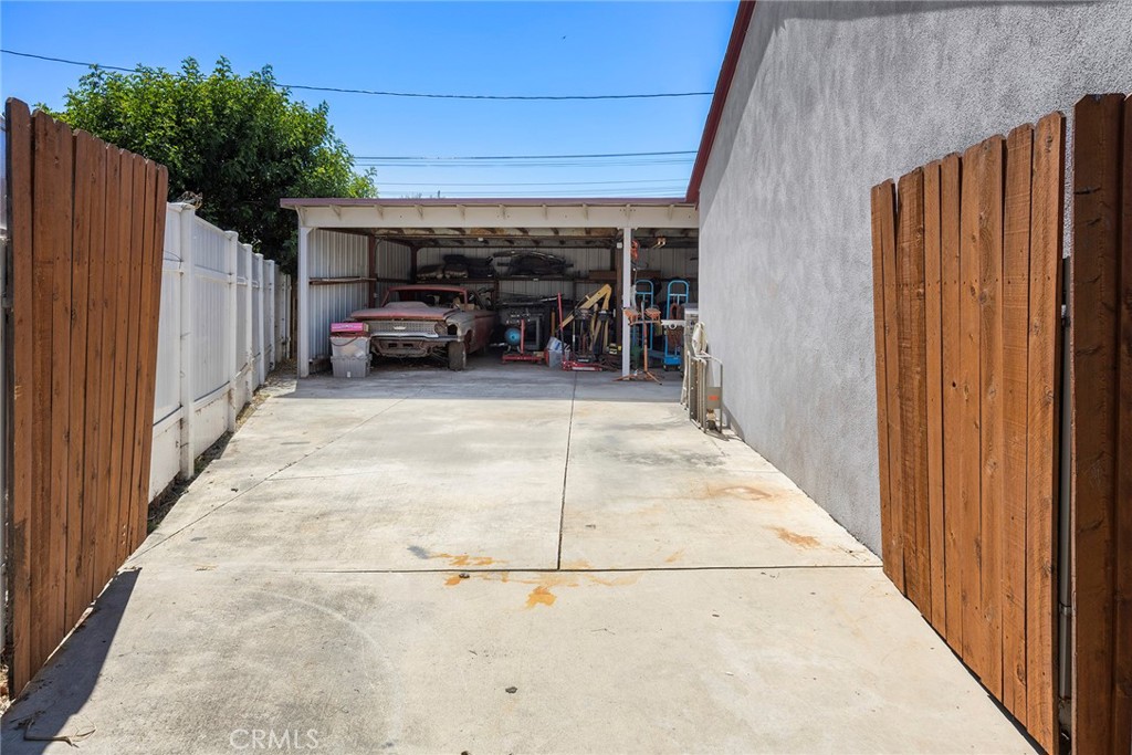 213 S Courtney Place