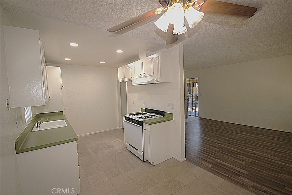 418 E Blueridge Avenue 420