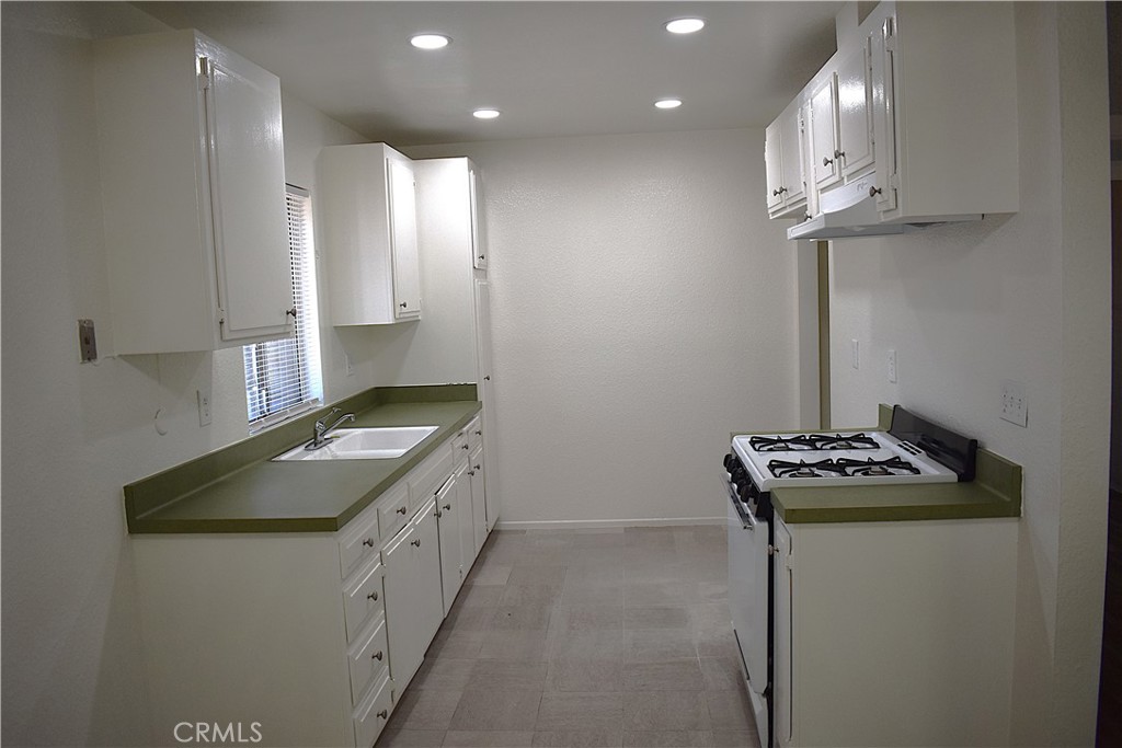 418 E Blueridge Avenue 420