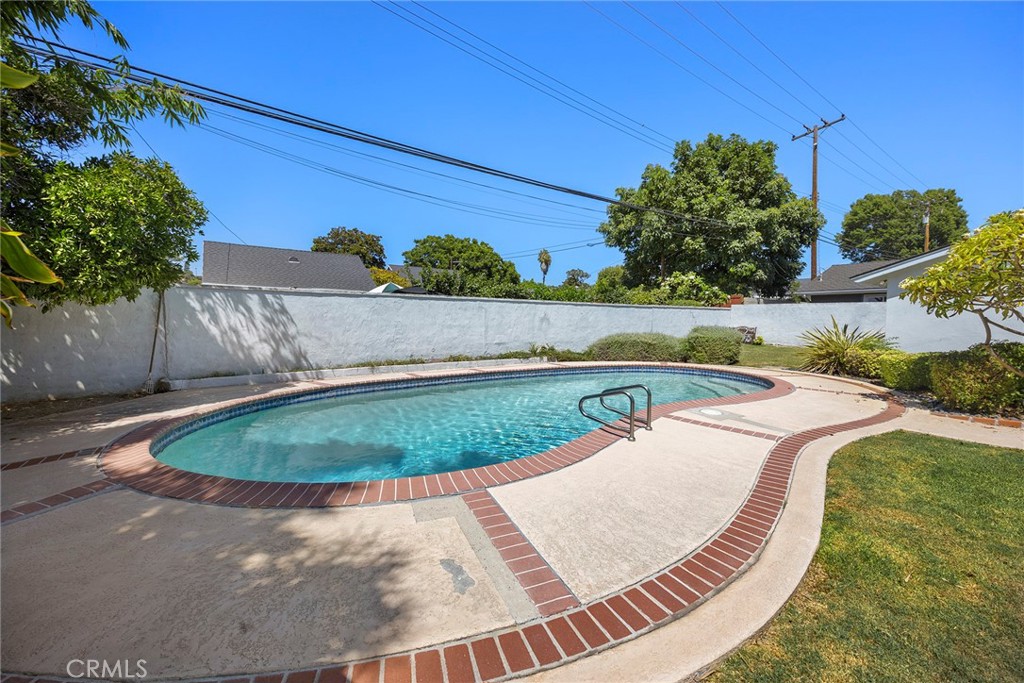 15749 Lindskog Drive