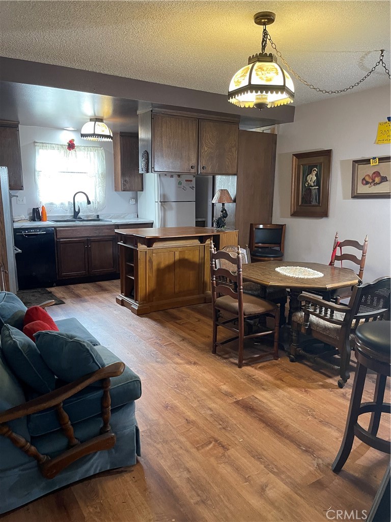 9561 Cardinal Avenue