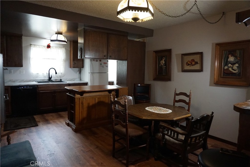 9561 Cardinal Avenue