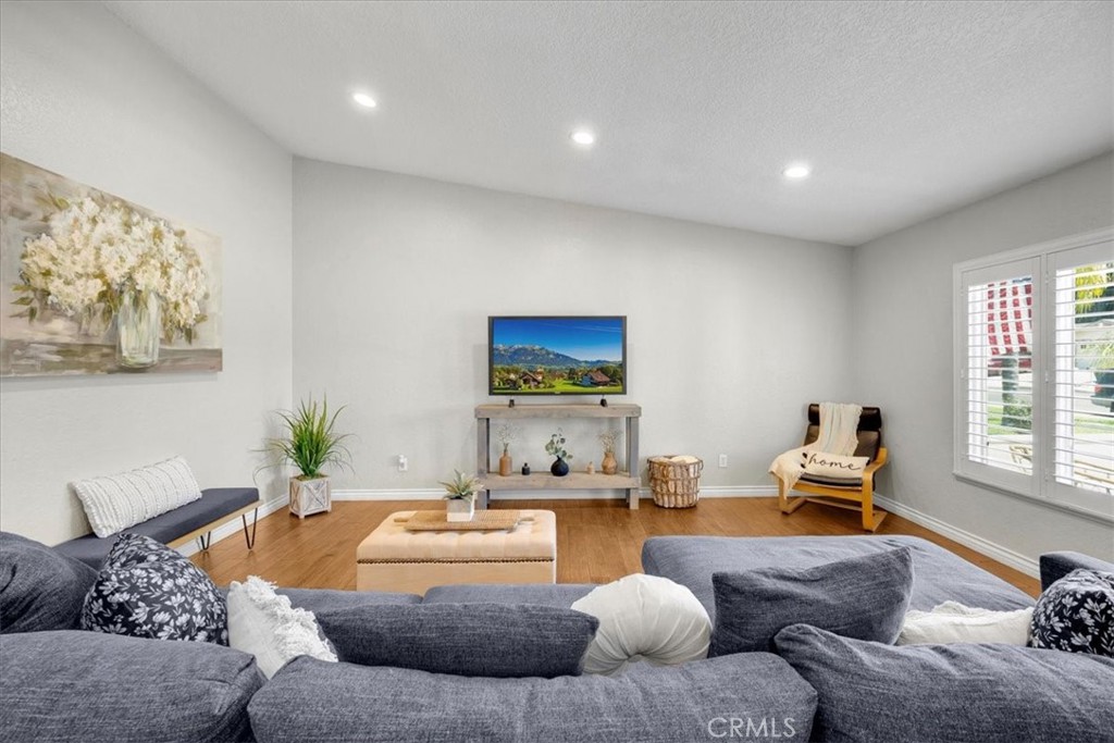 2544 S Phoenix Place