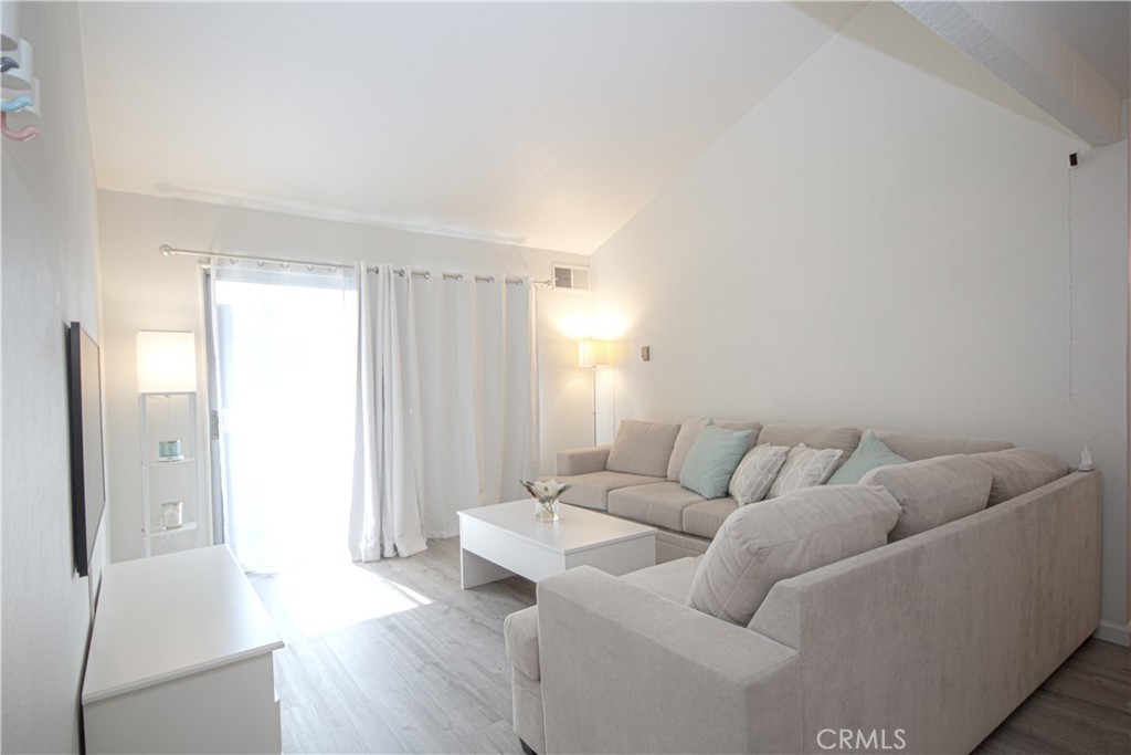 15224 Ocaso Avenue H211