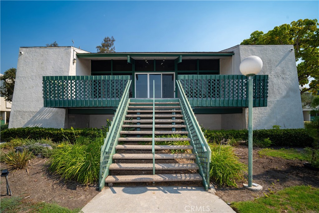 15224 Ocaso Avenue H211