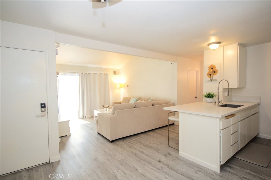 15224 Ocaso Avenue H211