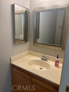 915 S Ridgecrest Circle