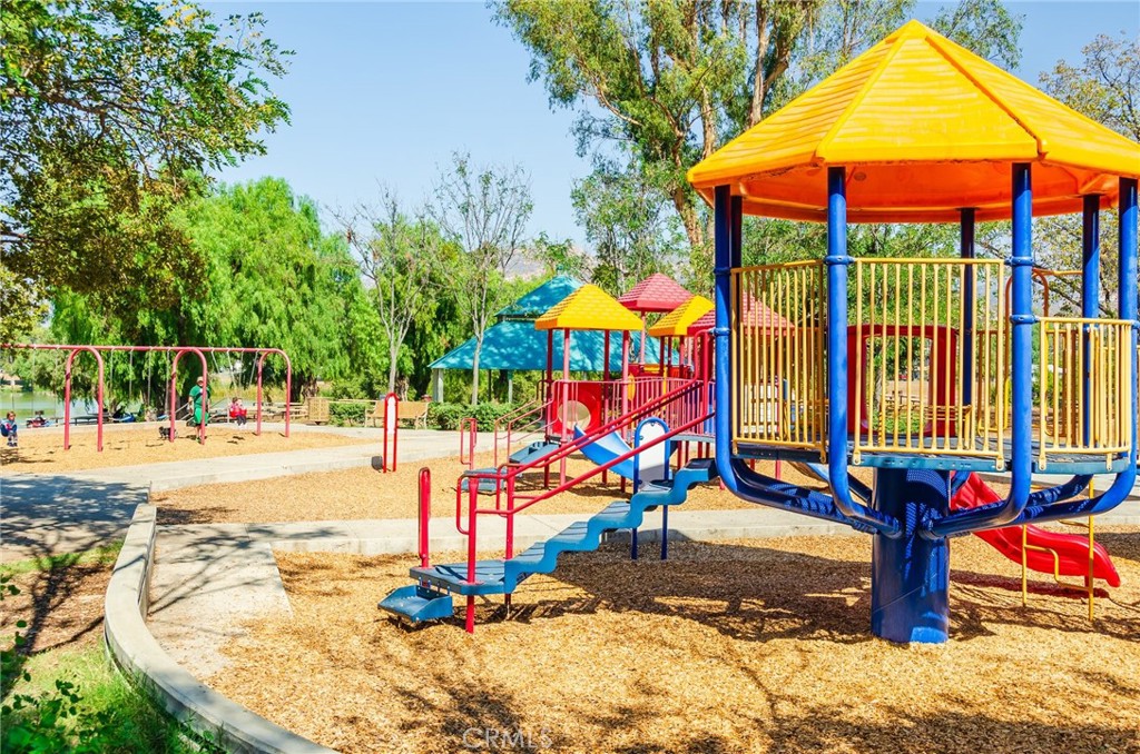 8898 Burkshire Place