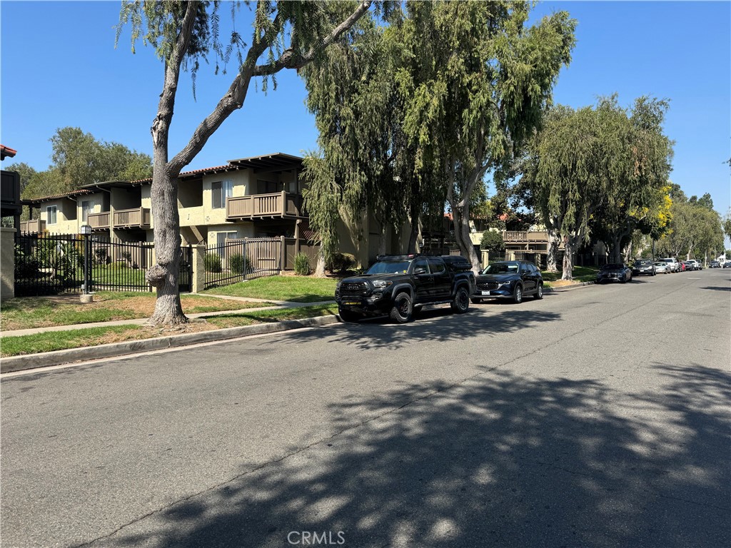 1345 Cabrillo Park Dr. J16