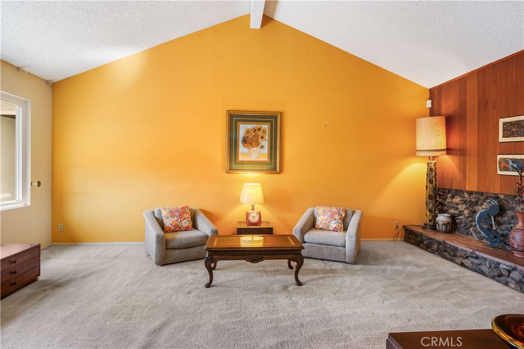 1423 La Canada Drive