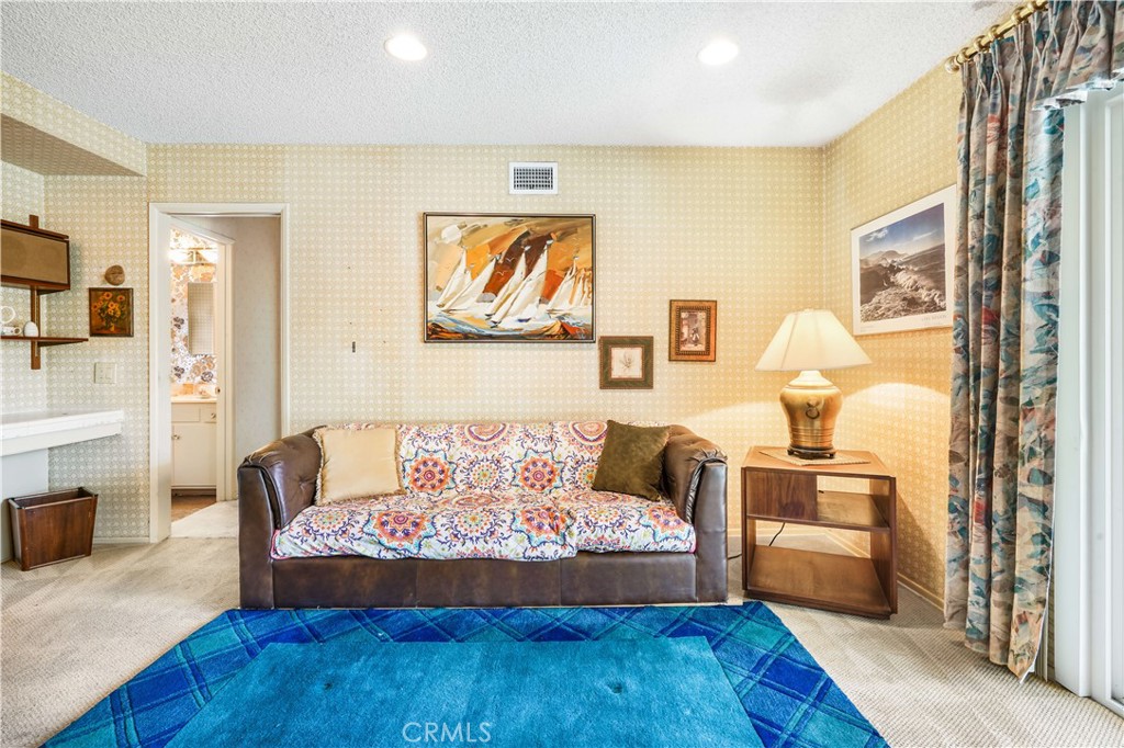 1423 La Canada Drive