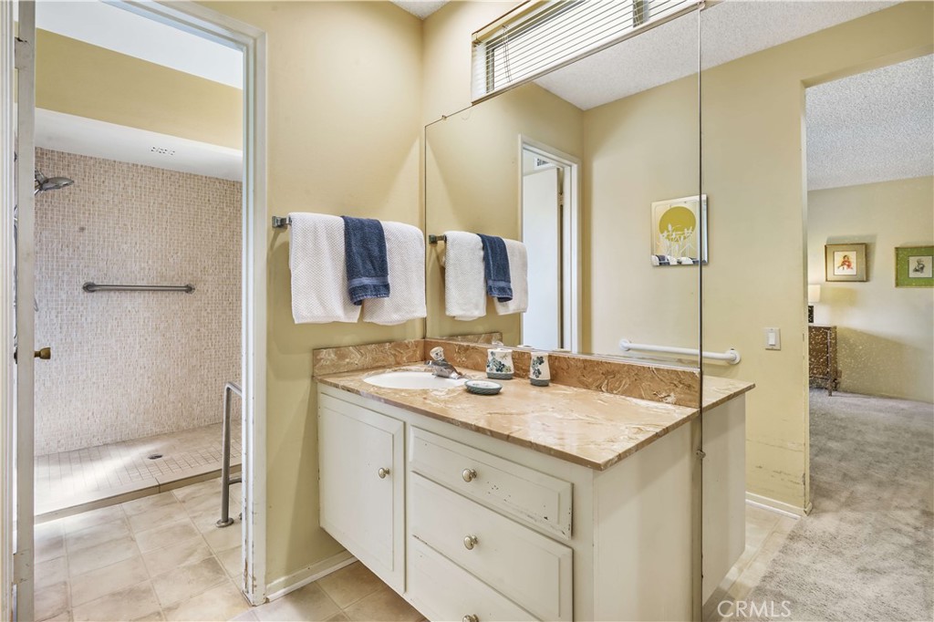 1423 La Canada Drive