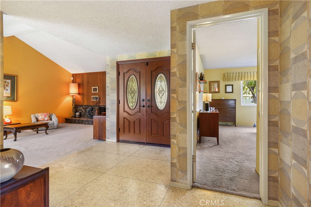 1423 La Canada Drive