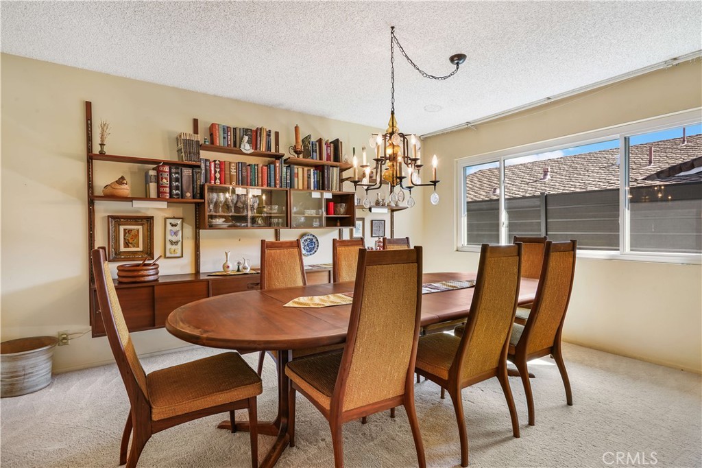 1423 La Canada Drive