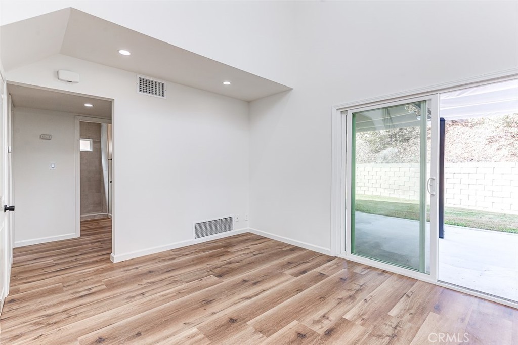 19027 Wiersma Avenue