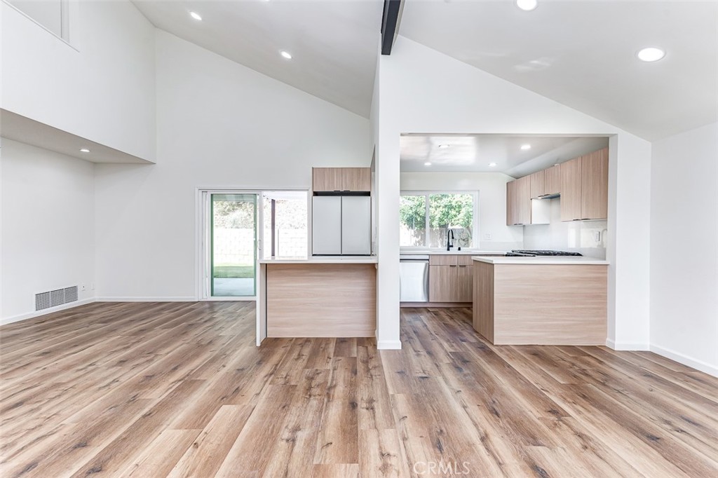 19027 Wiersma Avenue